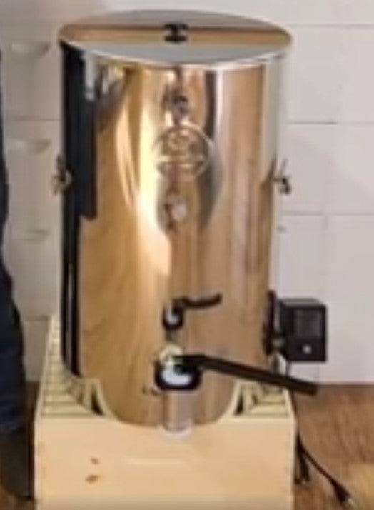 18 Gallon Heated Bottling Tank