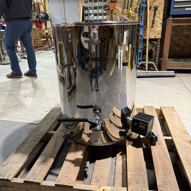 32 Gallon Heated Bottling Tank - CLEARANCE - LOT# 171