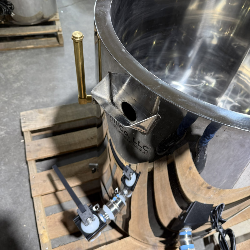 32 Gallon Heated Bottling Tank (NO LID) - CLEARANCE - LOT# 172