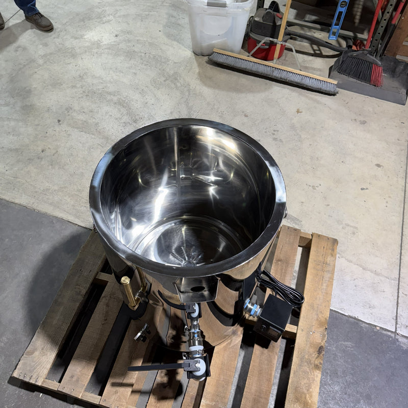 32 Gallon Heated Bottling Tank (NO LID) - CLEARANCE - LOT# 172