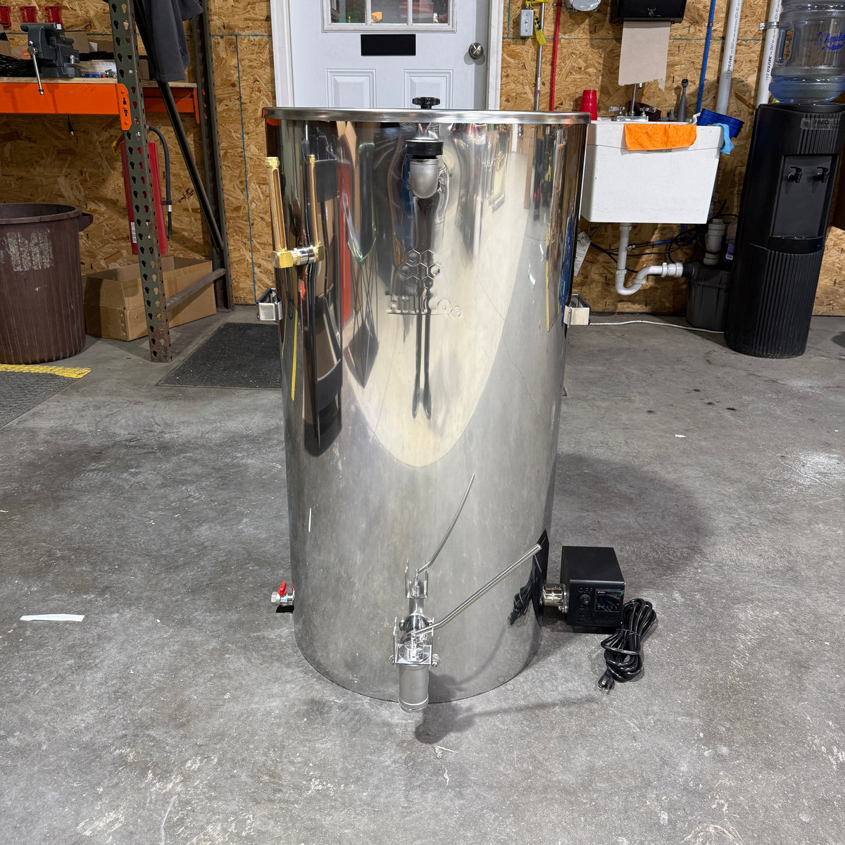 32 Gallon Heated Bottling Tank CLEARANCE Lot 192