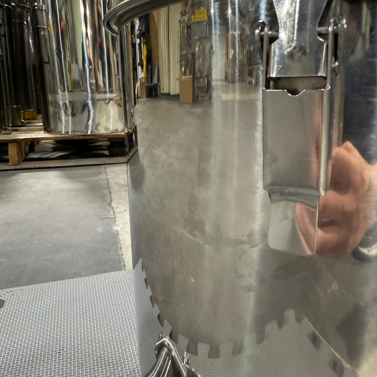 5 Gallon Honey Filtering/Bottling Tank CLEARANCE Lot 233