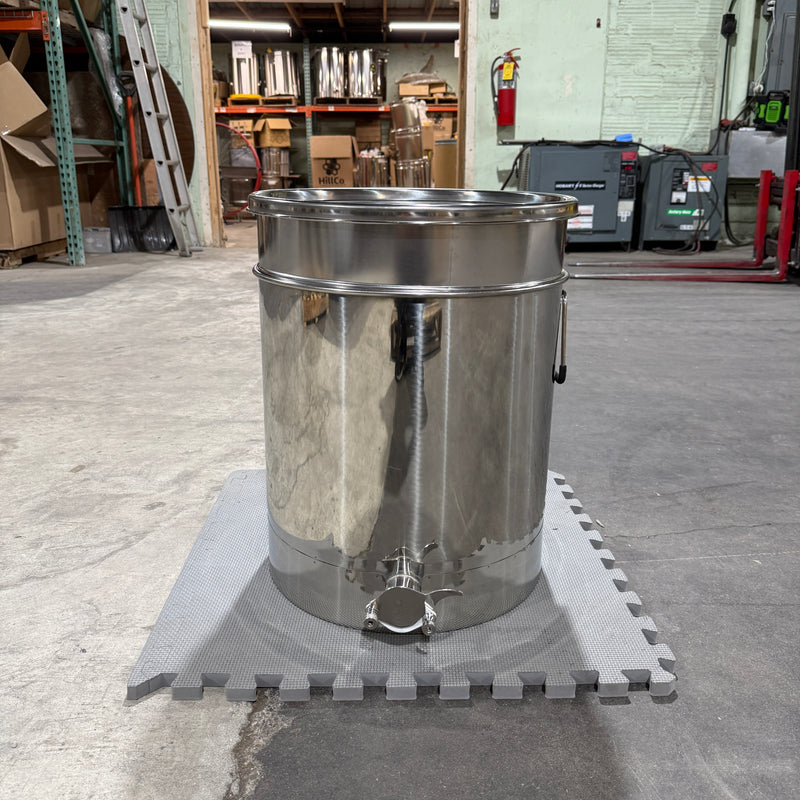 Maxx Honey Storage & Bottling Tank - 9 Gallon CLEARANCE Lot 243