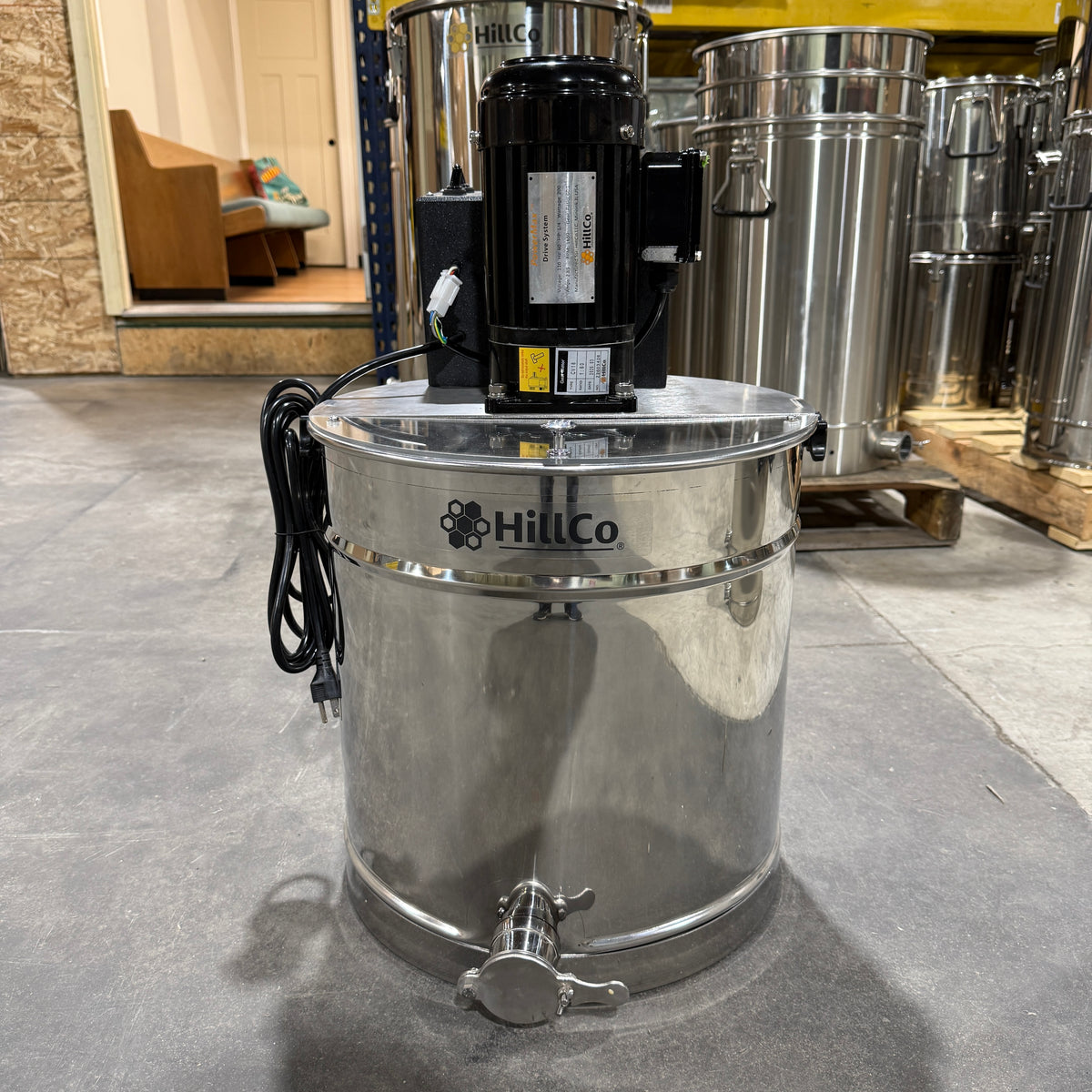Lot 253 | 9 Gallon Honey Creamer