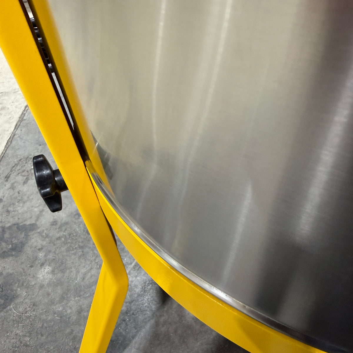 Maxx12 Honey Extractor - 12 Frame Radial - CLEARANCE Lot# 321