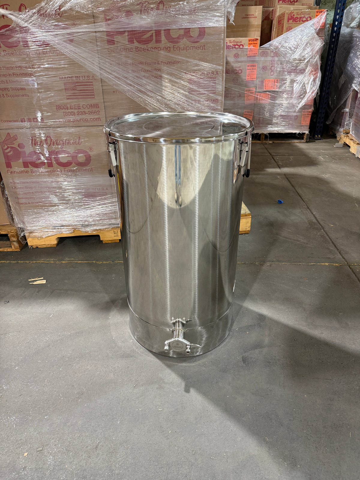 18 Gallon Storage Tank - Clearance - Lot #316