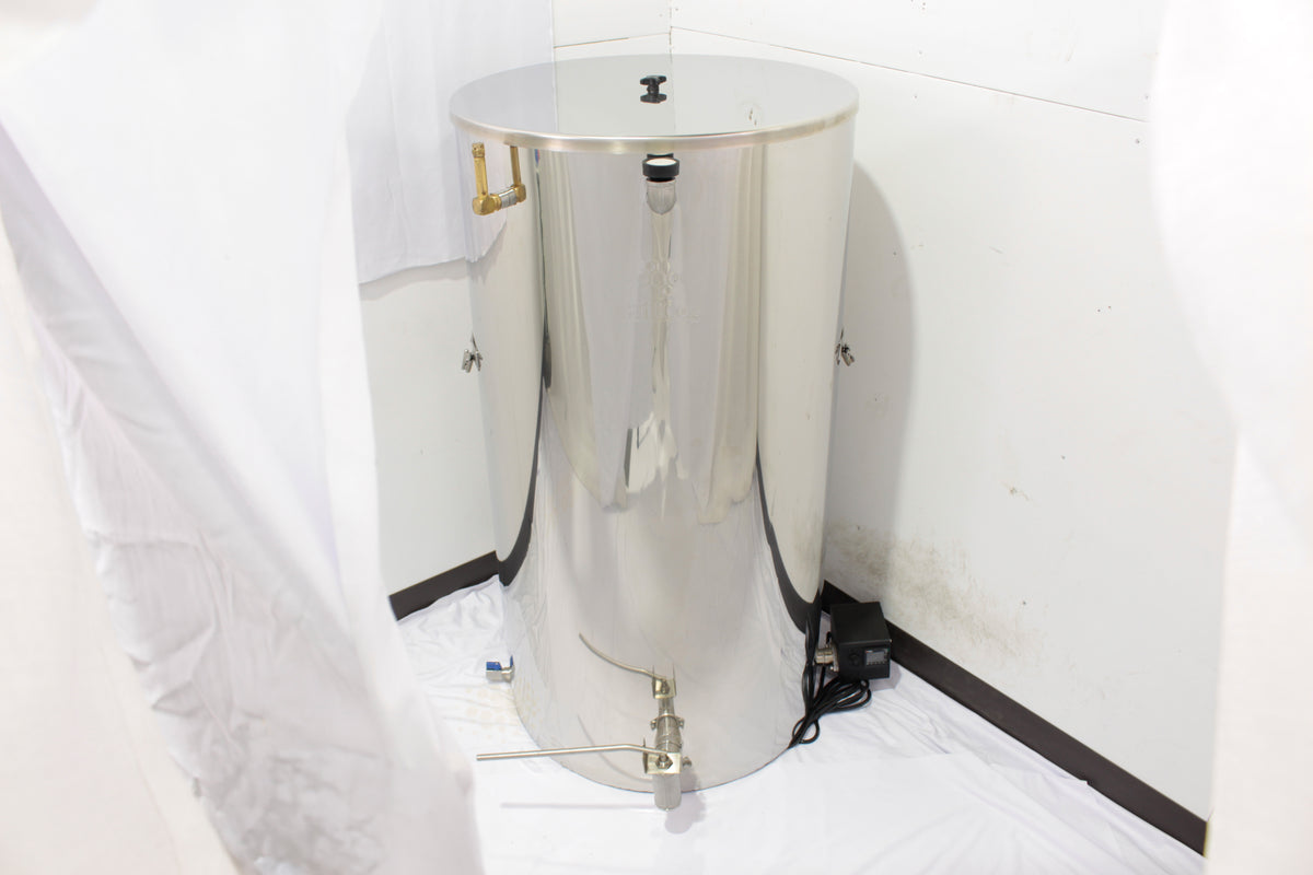 60 Gallon Heated Bottling Tank Clearance Lot 87